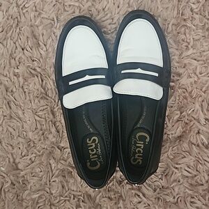 Sam Edelman Black and White Circus Loafers size 8